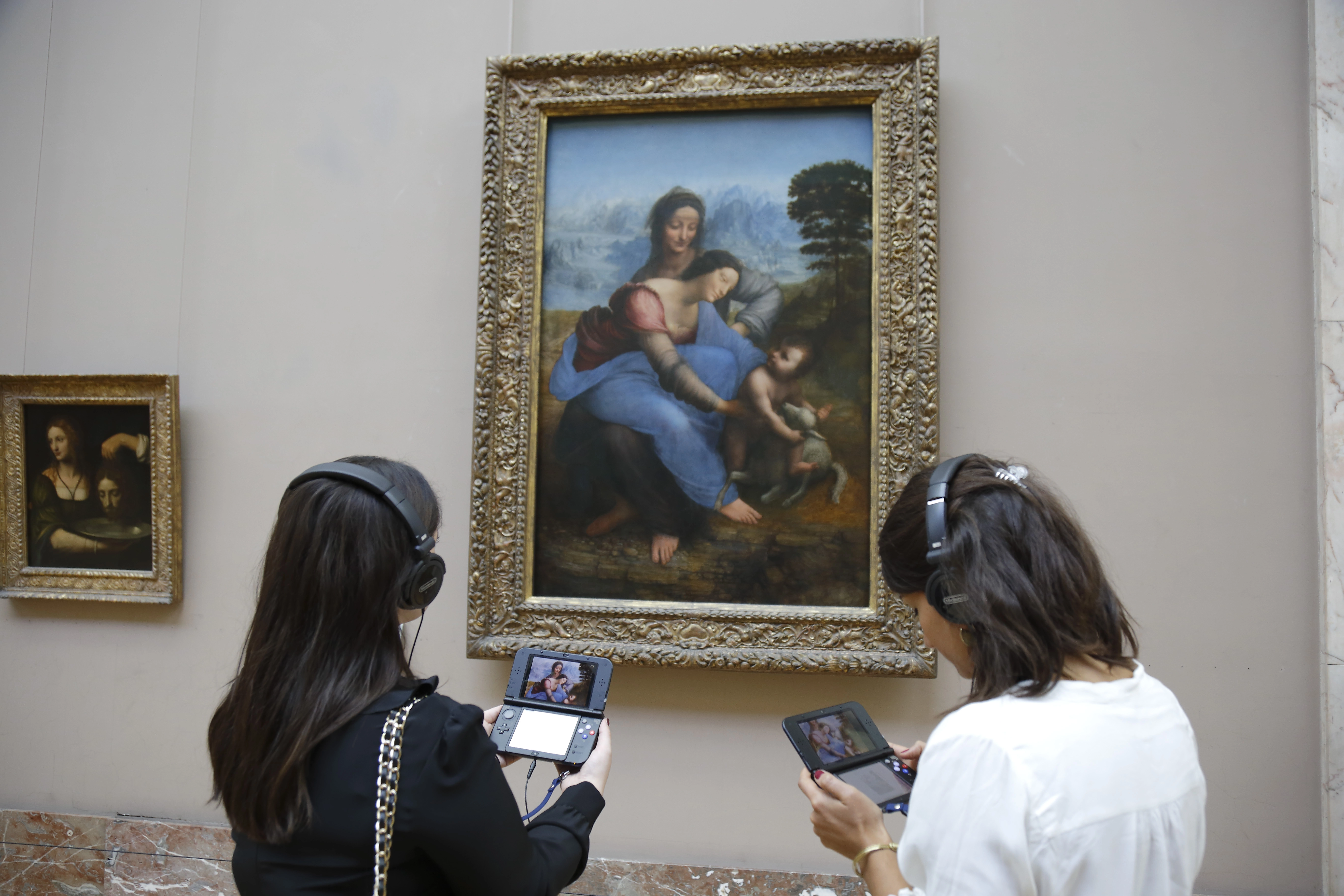 family tour of the louvre