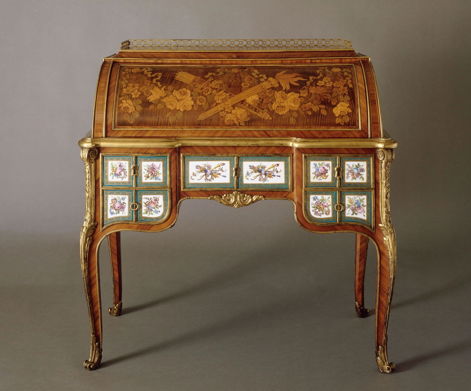 The Art of Living at the French Court - Furniture and art objects from the  18th century