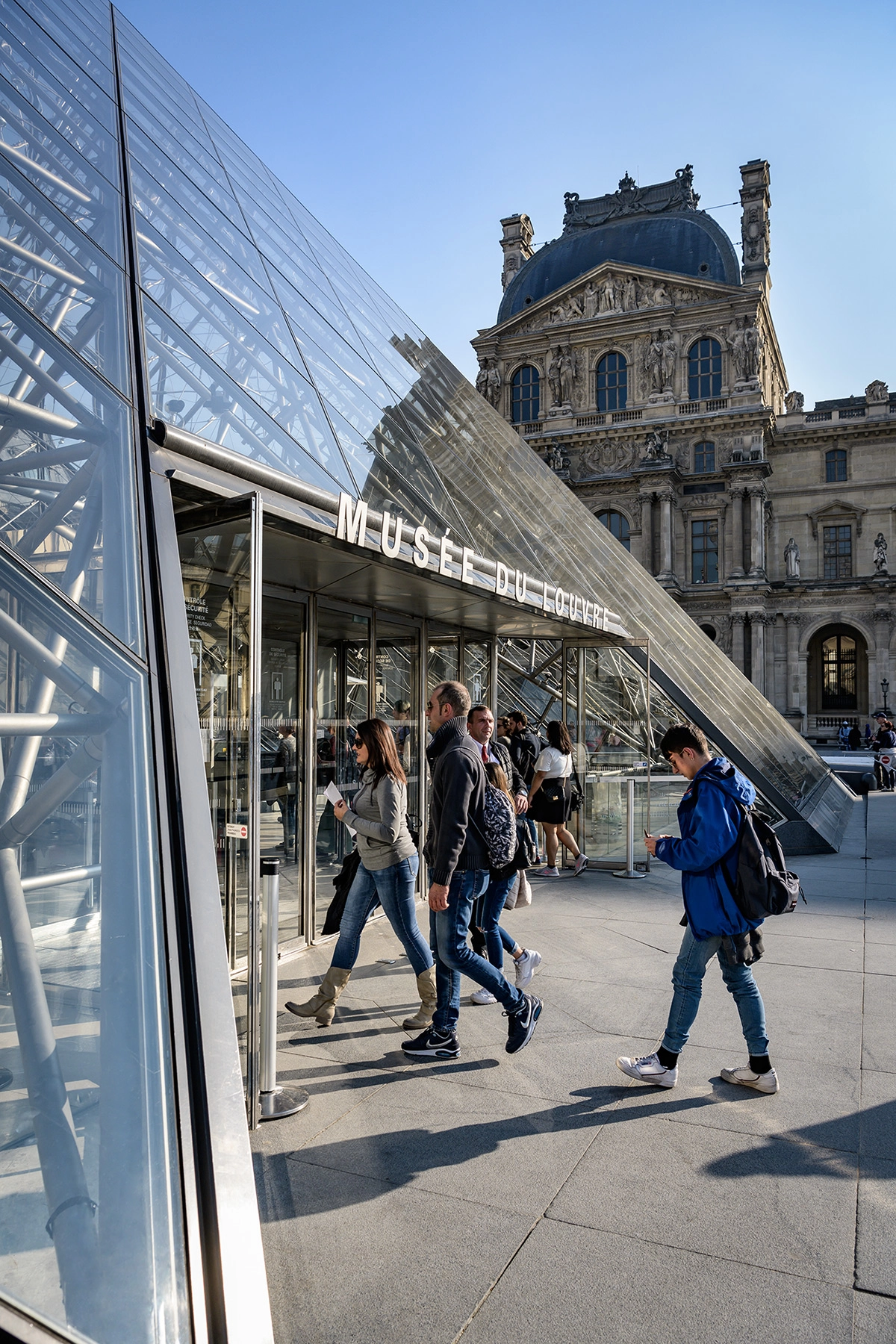 welcome to louvre tour