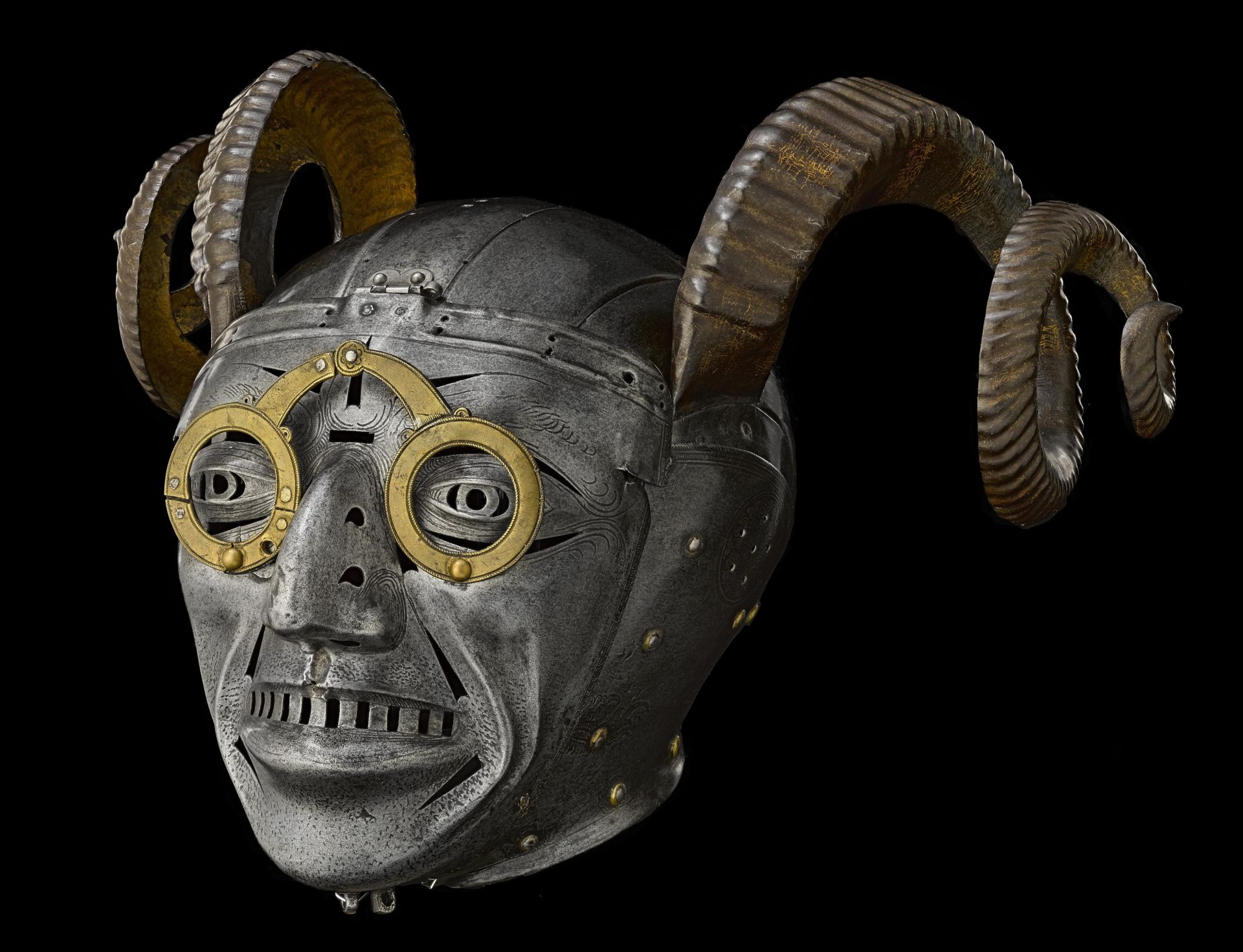 Musée du Louvre - Un cadeau impérial - Konrad SeusenhoferArmet à visage ...